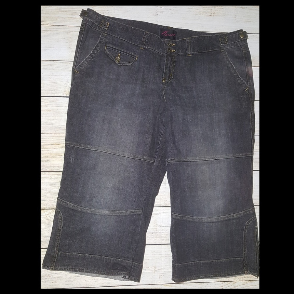 Torrid Dark Wash Wide Leg Capri